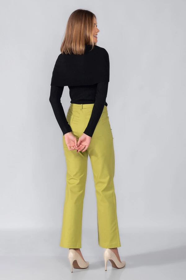 Blusa tricot gola ampla manga longa
