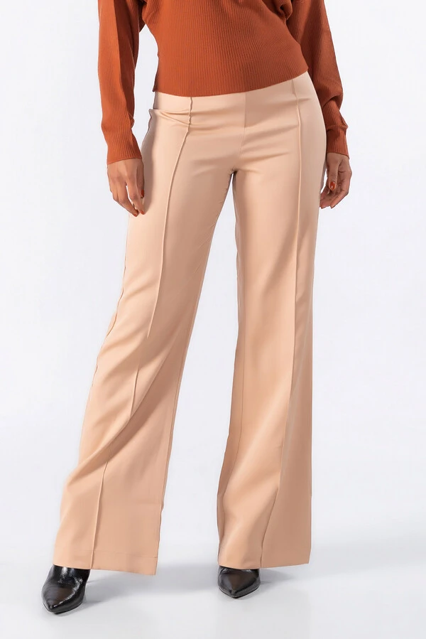 Calca pantalona com recorte frontal