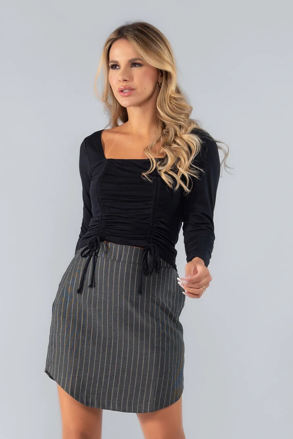 Blusa decote quadrado cordoes frontal
