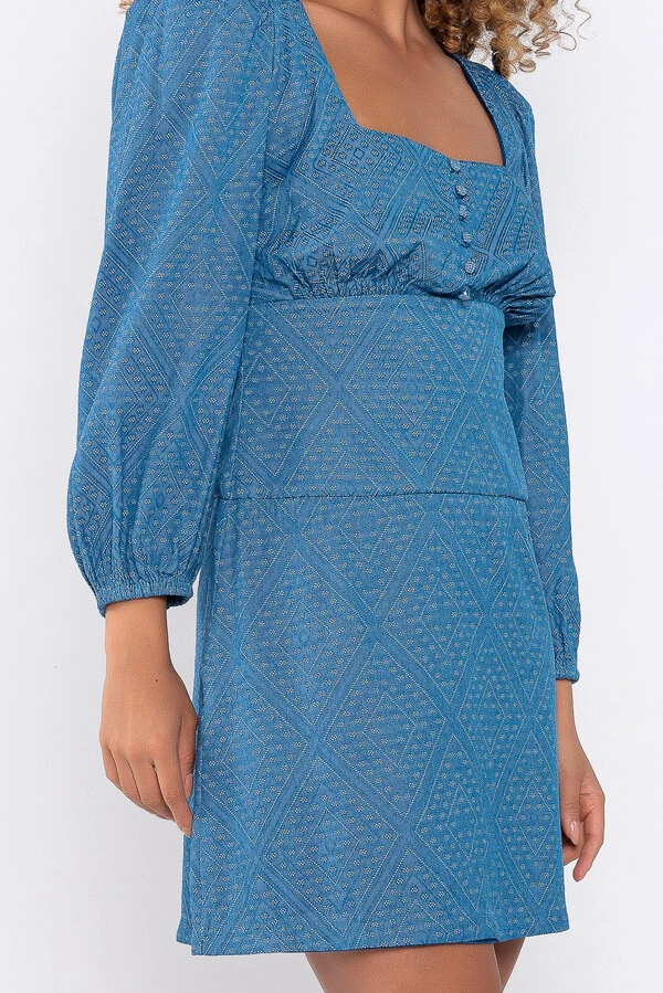 Vestido curto jaquard decote quadrado detalhe botoes