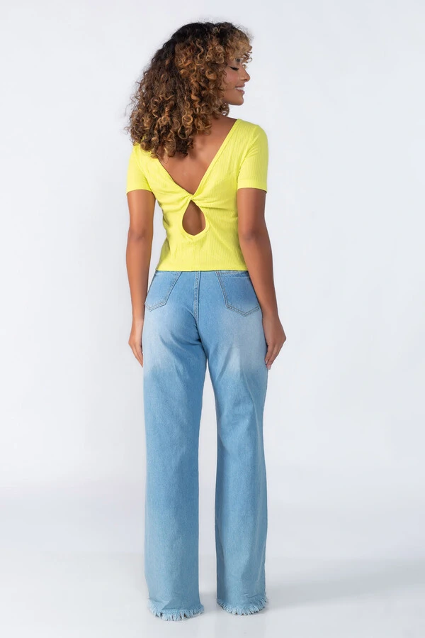 Blusa canelada detralhe costas