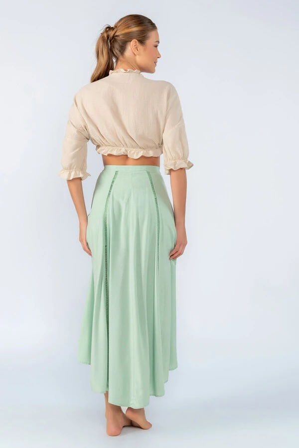 Blusa cropped amarracao frente e babado