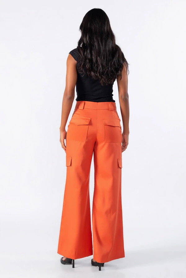 Calca pantalona com bolso