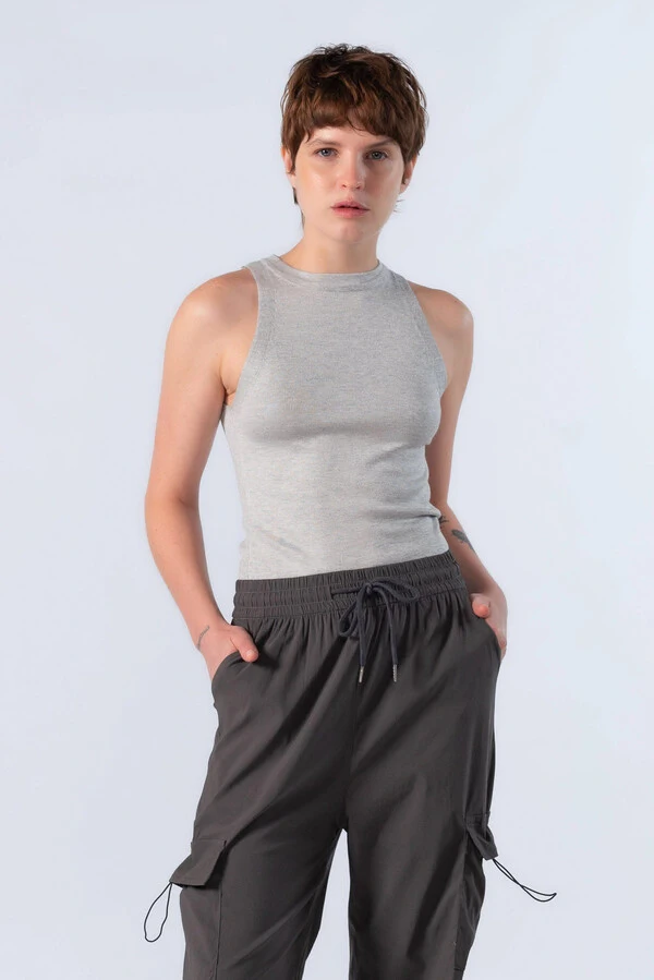 Blusa regata em viscose lisa