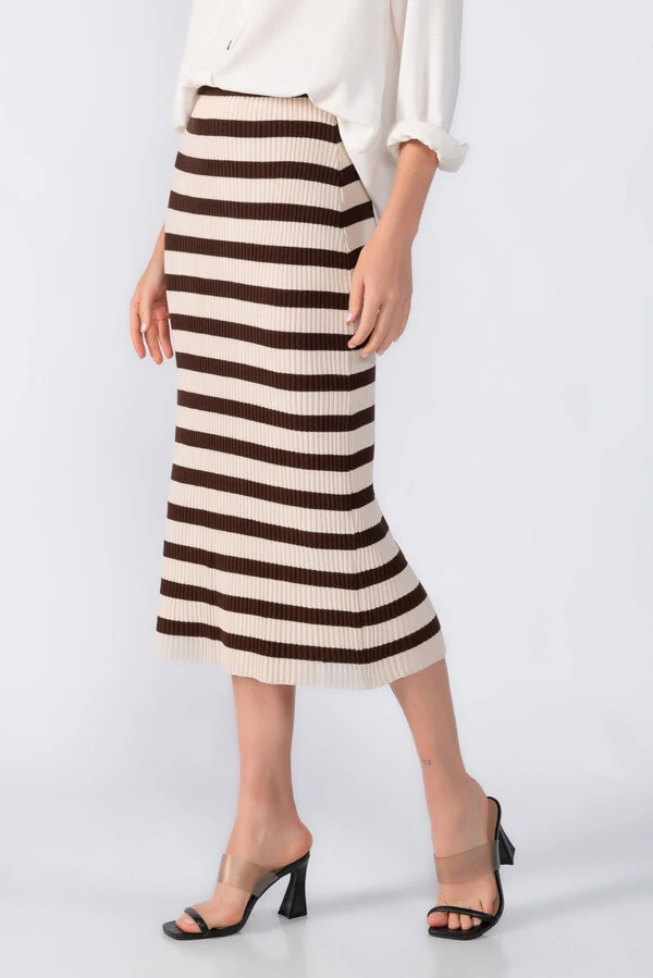 Saia midi tricot listrada