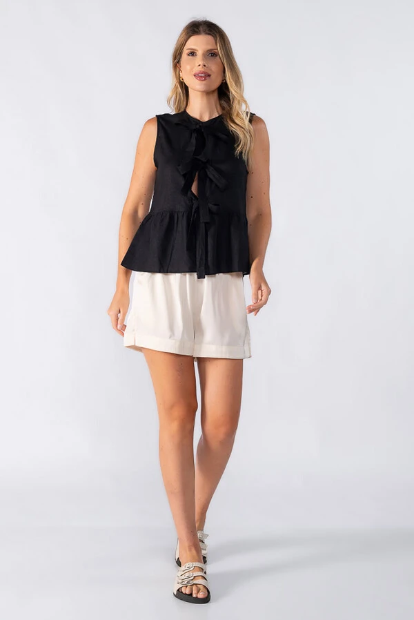Blusa com lacos frontais