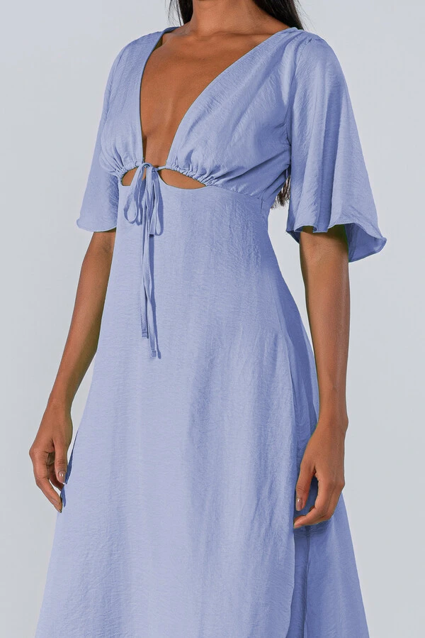 Vestido detalhe recorte no busto