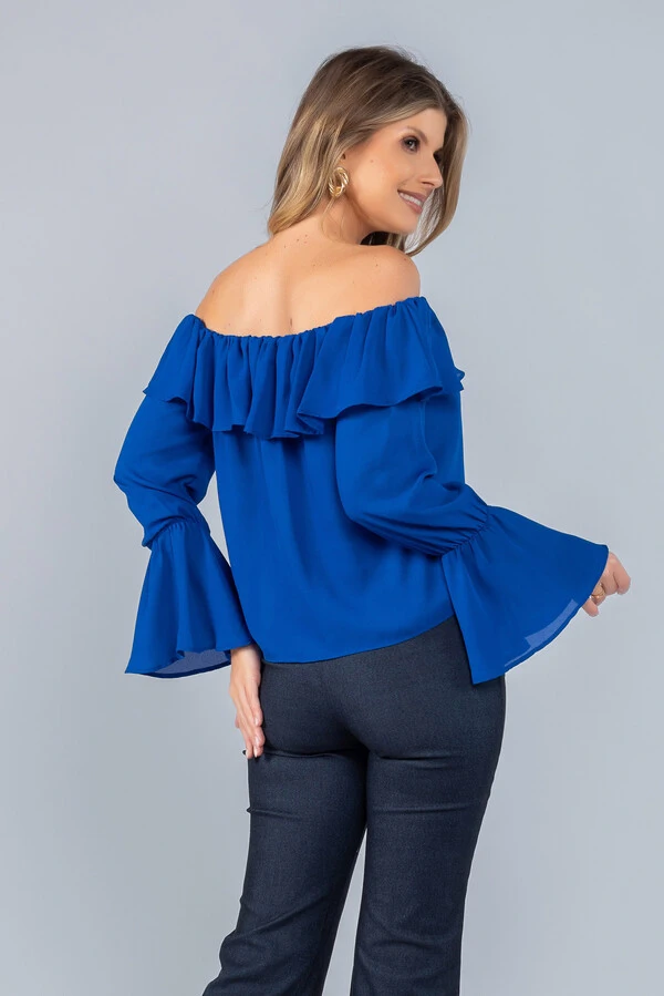 Blusa em crepe manga longa ombro a ombro