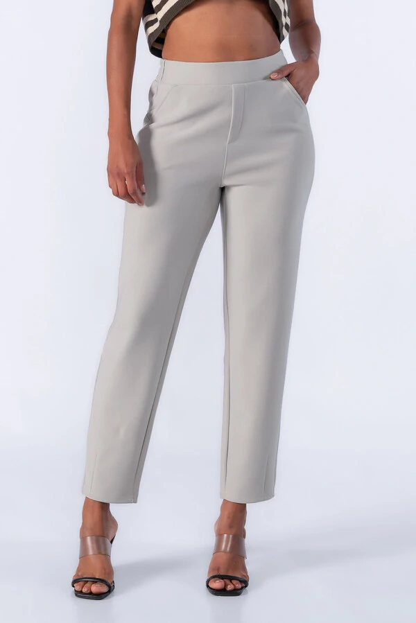 Calça social com bolsos