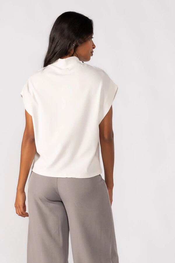 Blusa gola alta canelada
