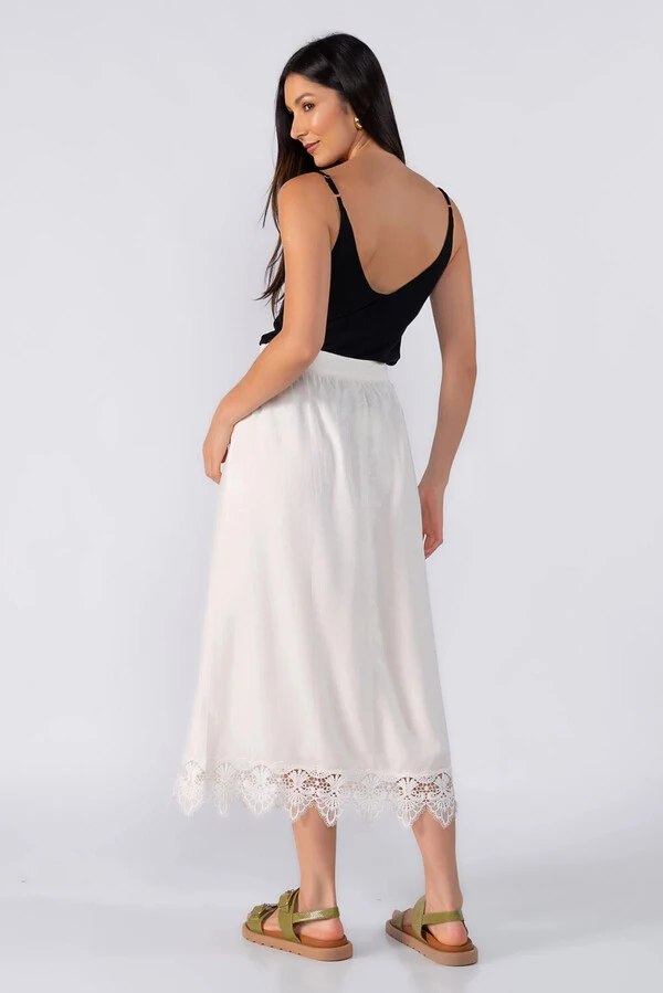 Saia midi com renda na barra