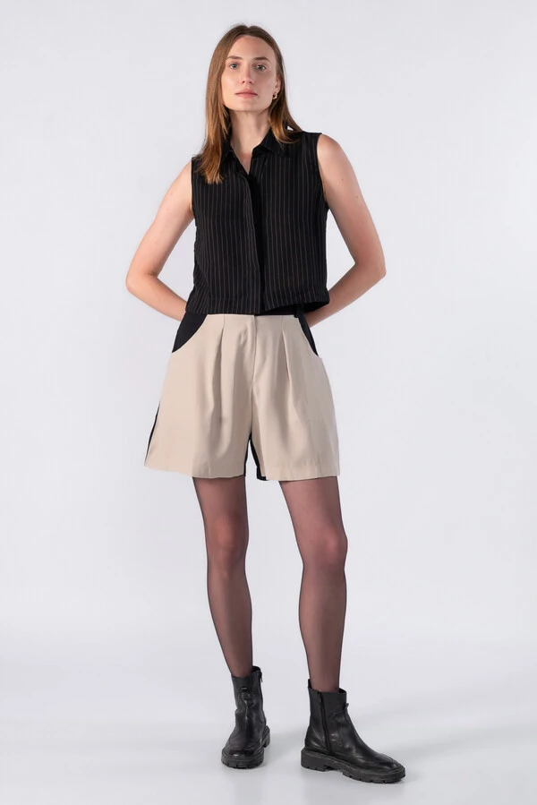 Camisa regata curta risca de giz