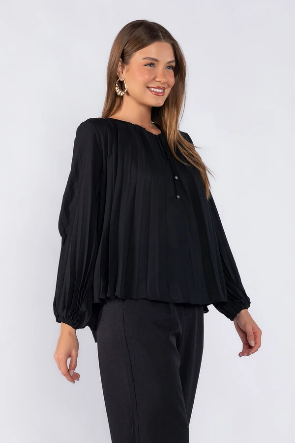 Blusa plissada em crepe