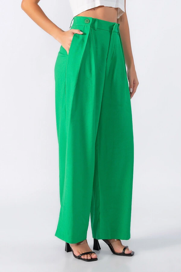 Calca pantalona com detalhe no cos