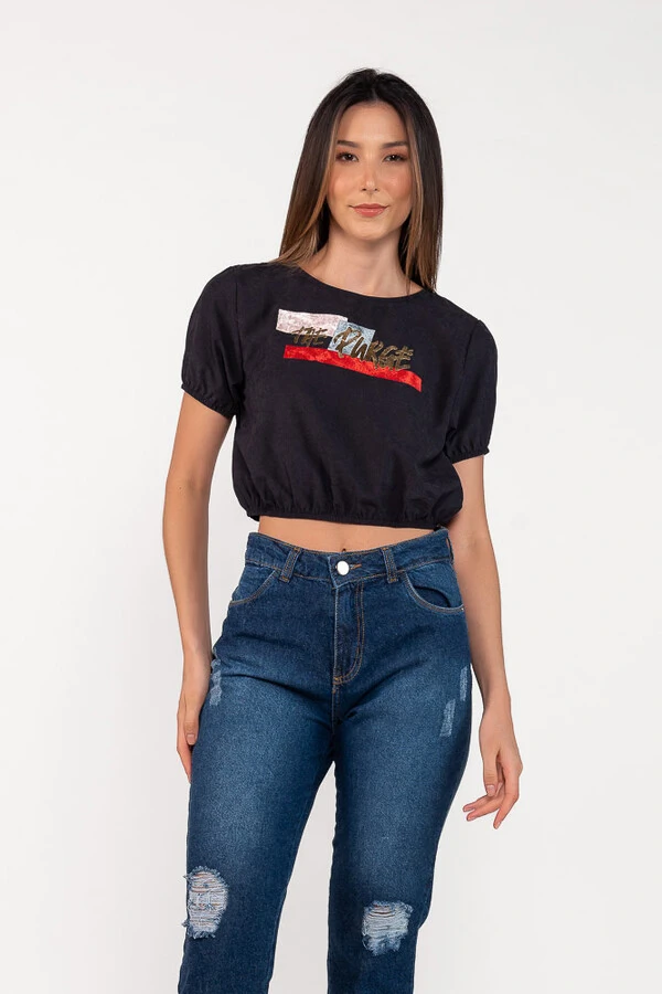 Blusa curta com manga detalhe em veludo