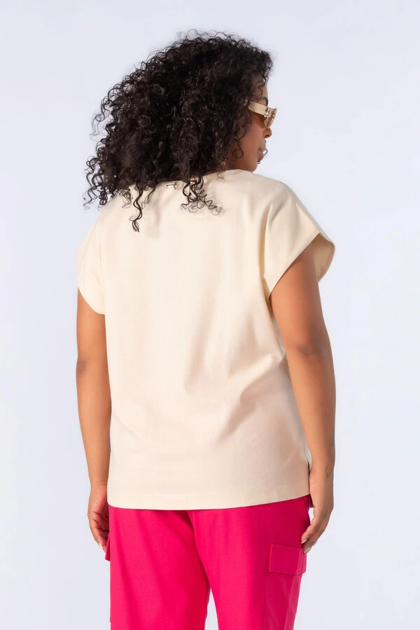 Blusa em linho decote v ampla