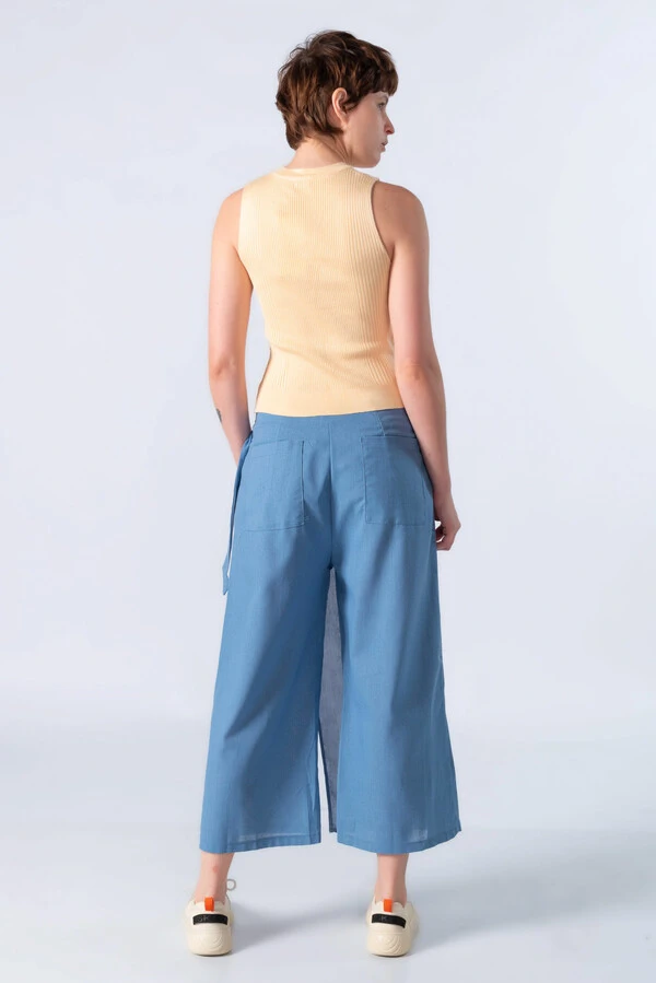 Blusa em viscose canelada regata
