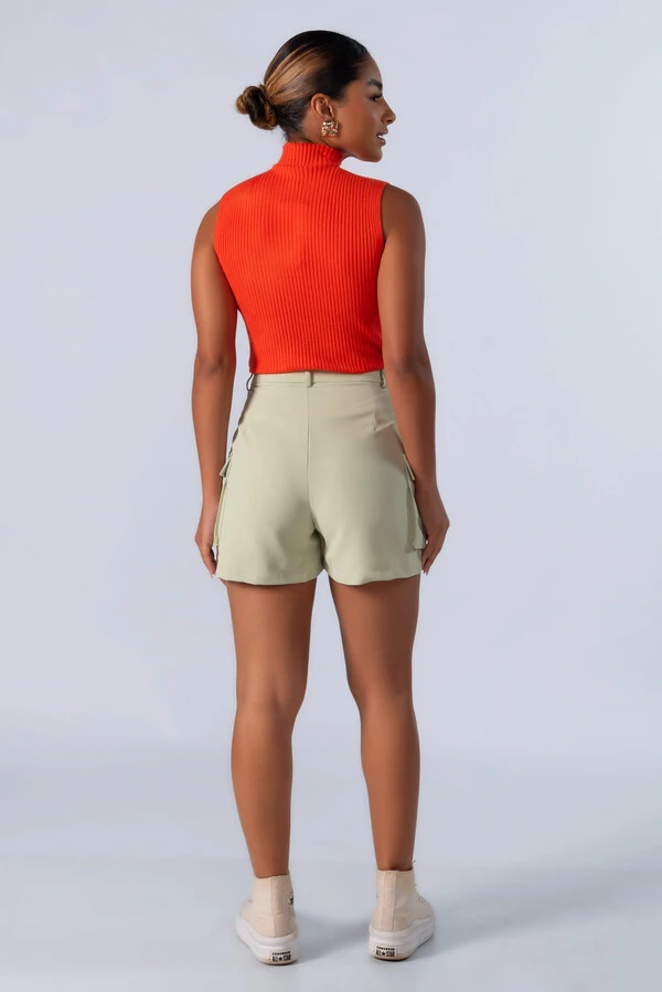 Blusa gola alta manga cavada