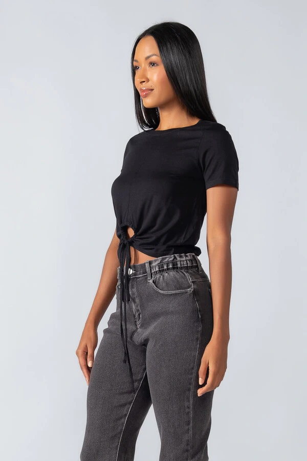 T-shirt em viscose detalhe na barra