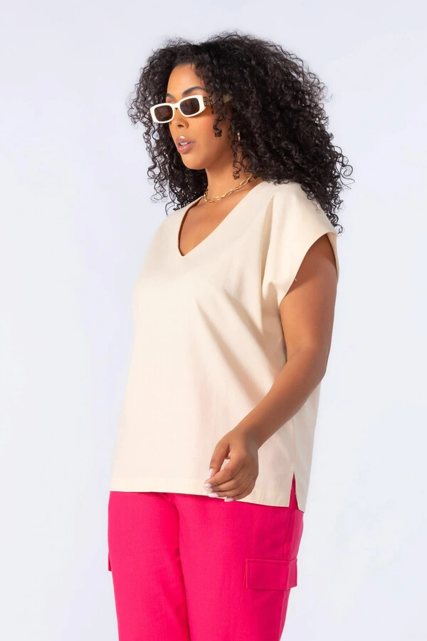 Blusa em linho decote v ampla