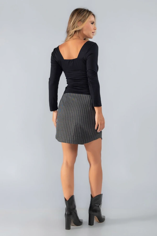 Blusa decote quadrado cordoes frontal