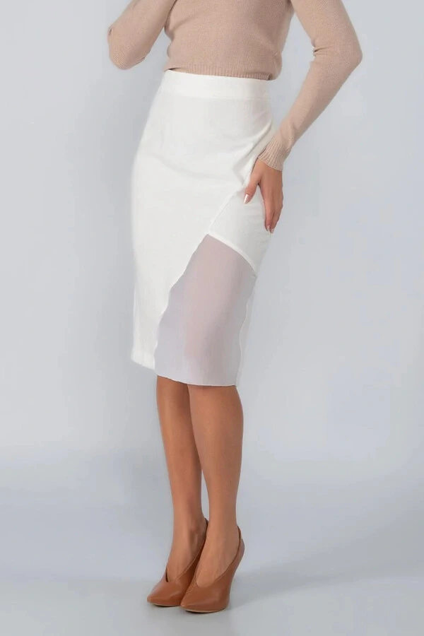 Saia midi em viscose detalhe em tule