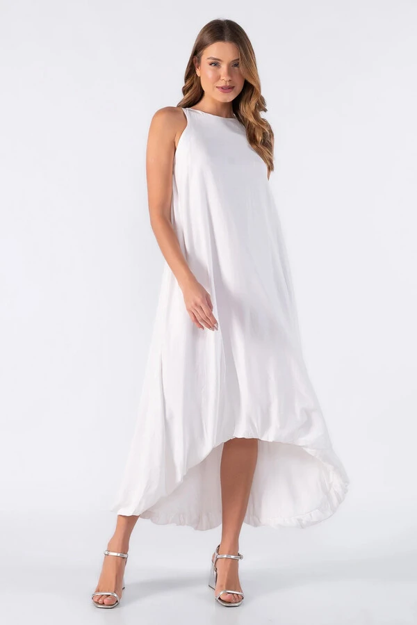 Vestido longo com decote nas costas