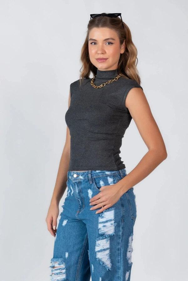 Blusa gola alta canelada