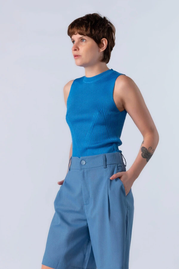 Blusa em viscose canelada regata