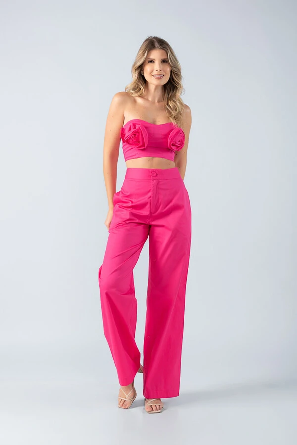 Top cropped tqc em algodao detalhe flor