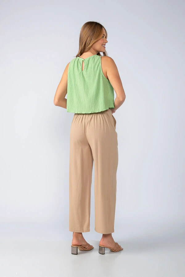 Blusa cropped em crepe texturizado