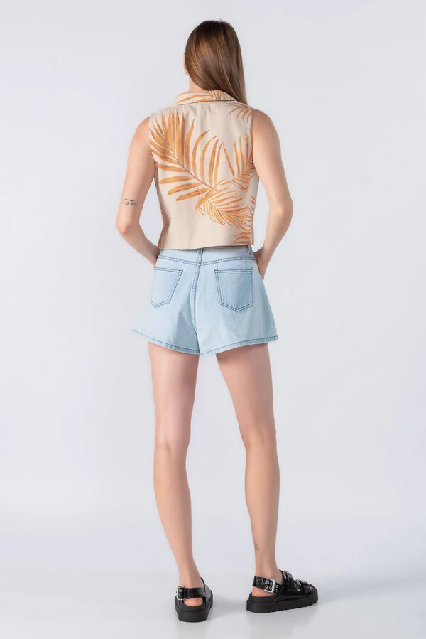 Blusa curta estampada com gola