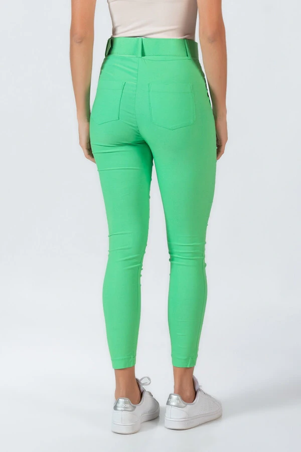 Calca skinny em viscose com bolsos