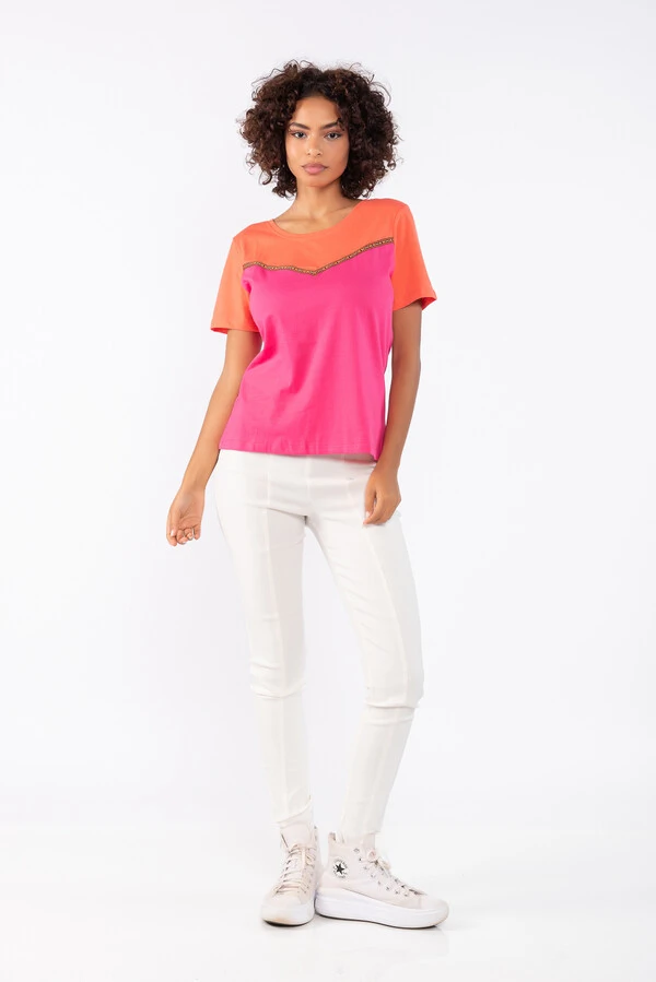 Tshirt bicolor basica com detalhe etnico