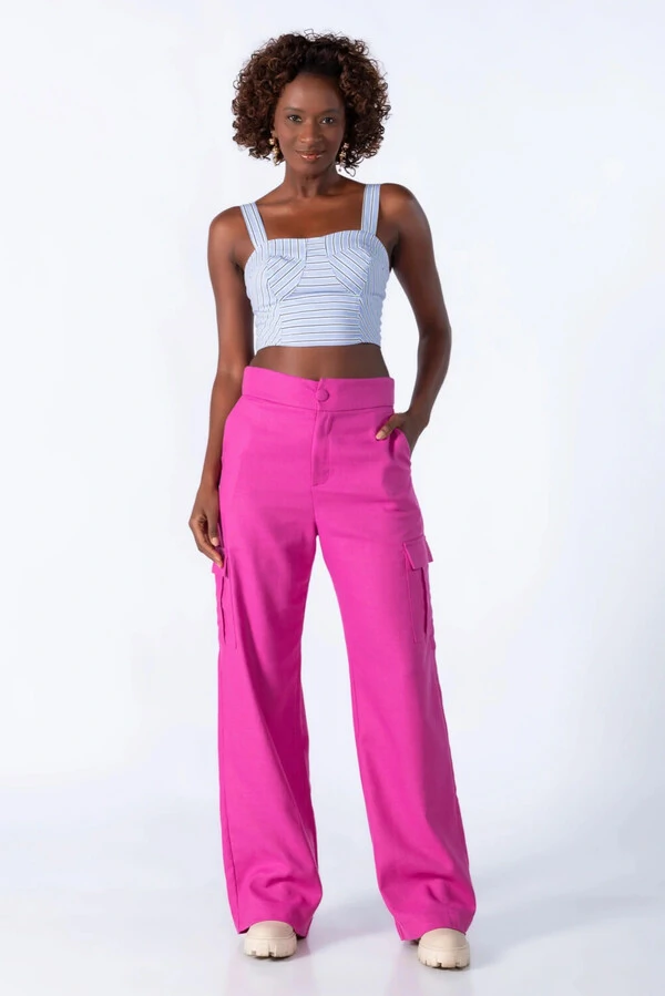 Calca pantalona em linho com bolsos
