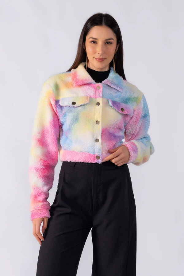 Jaqueta cropped teddy com botoes