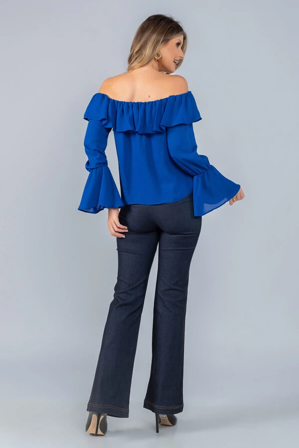 Blusa em crepe manga longa ombro a ombro