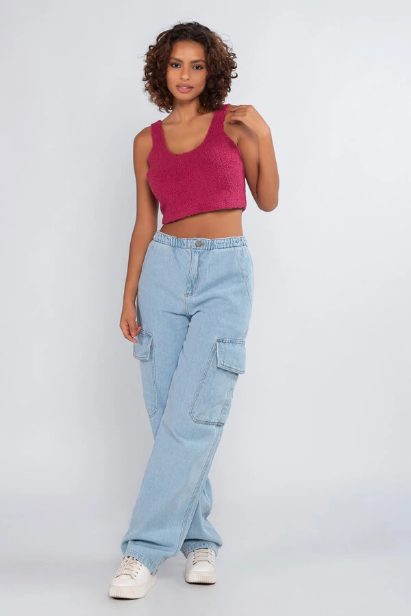Blusa teddy cropped sem mangas