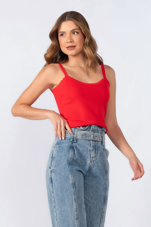 Cropped em viscose detalhe ondinhas
