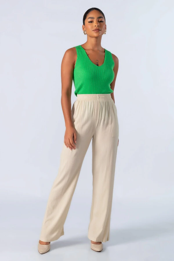 Blusa regata canelada decote em v