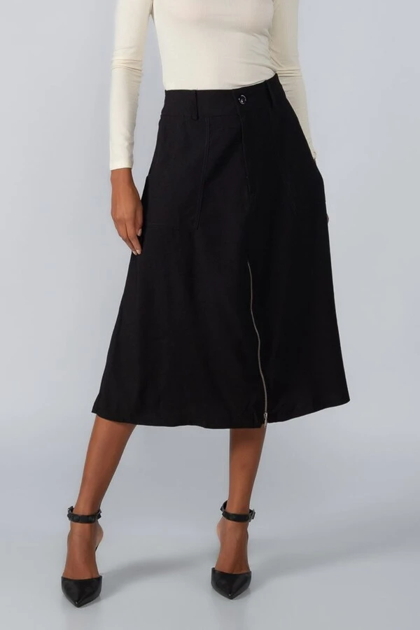 Saia midi em viscose com bolsos e ziper frontal