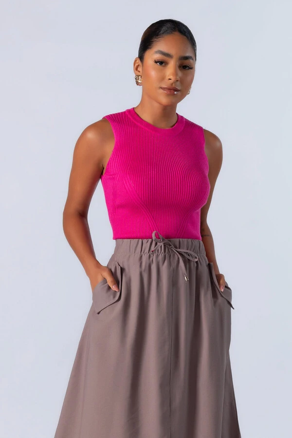 Blusa em viscose canelada regata