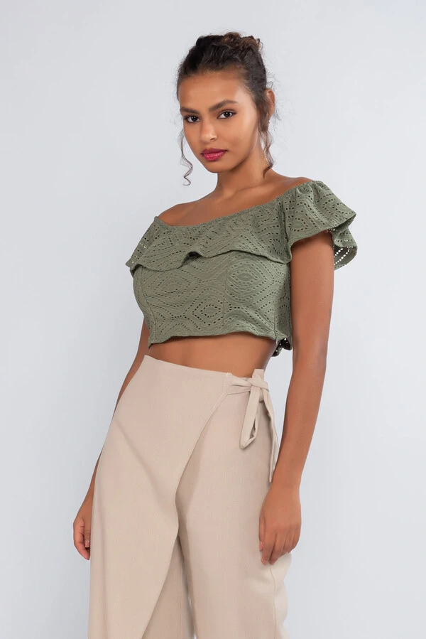 Cropped laise e malha ombro a ombro