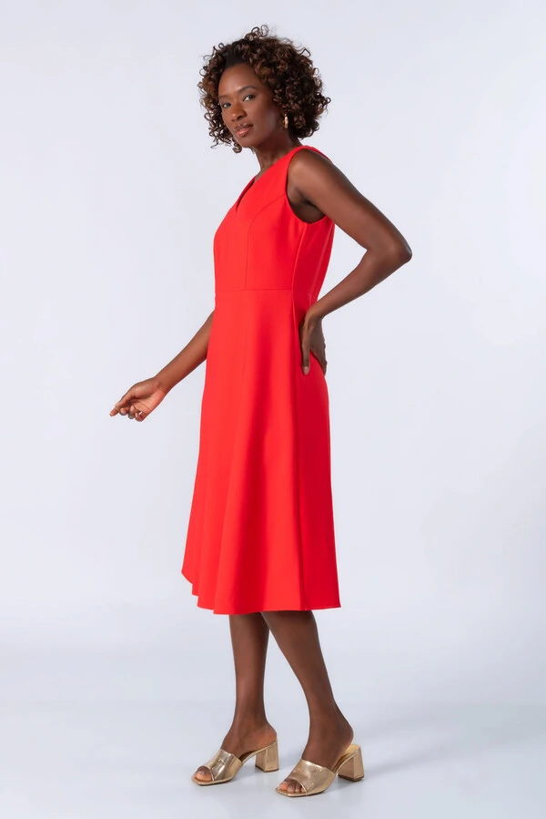 Vestido midi estruturado com forro