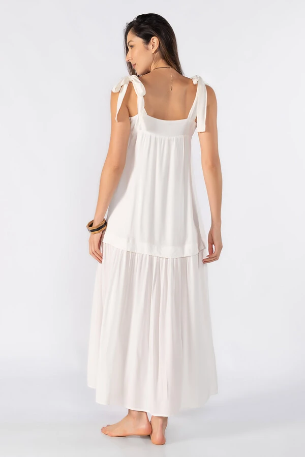 Vestido longo com amarração na alca