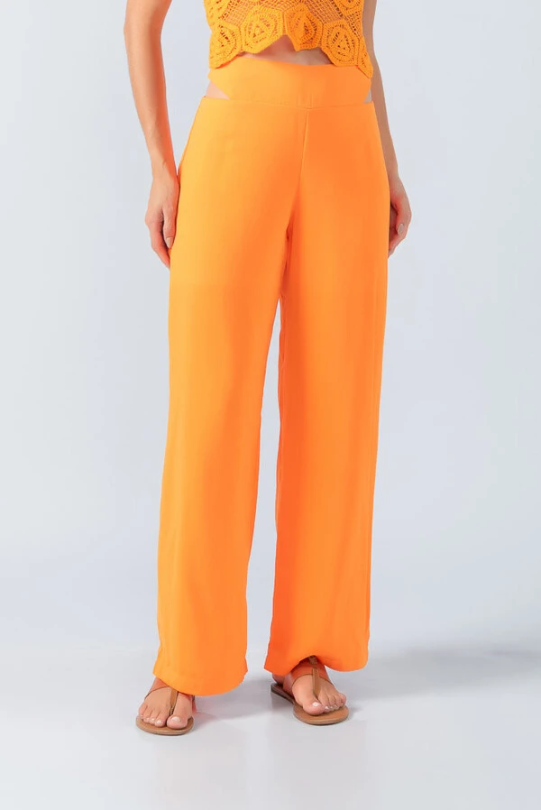 Calca pantalona em crepe recorte cos
