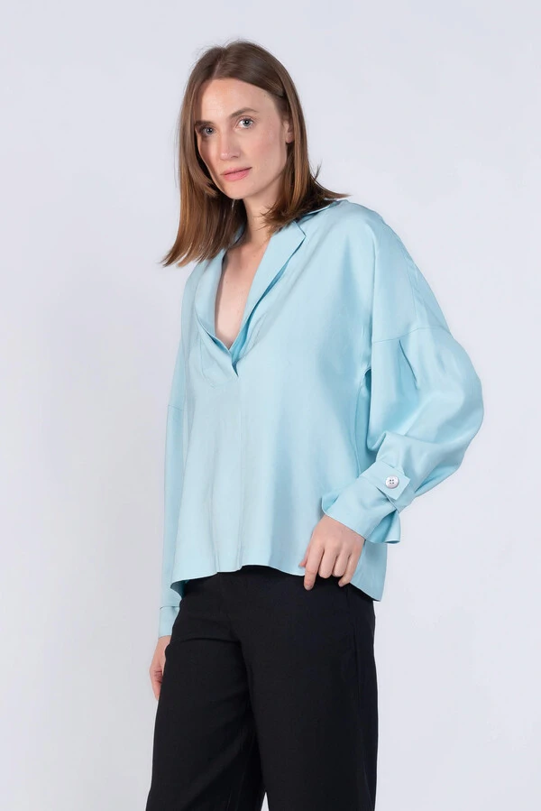 Camisa em viscose detalhe punho