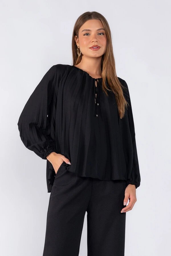Blusa plissada em crepe