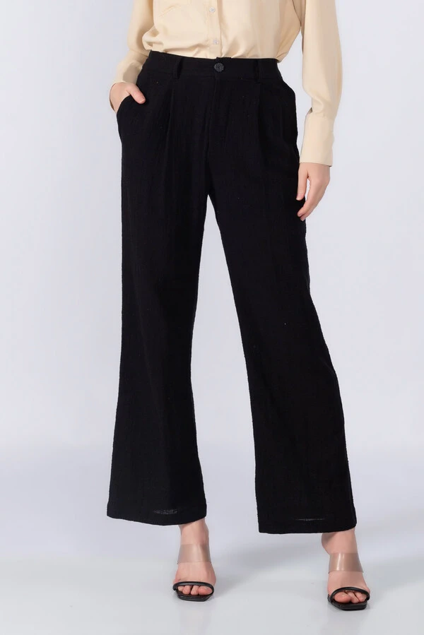 Calca pantalona em linho com pregas