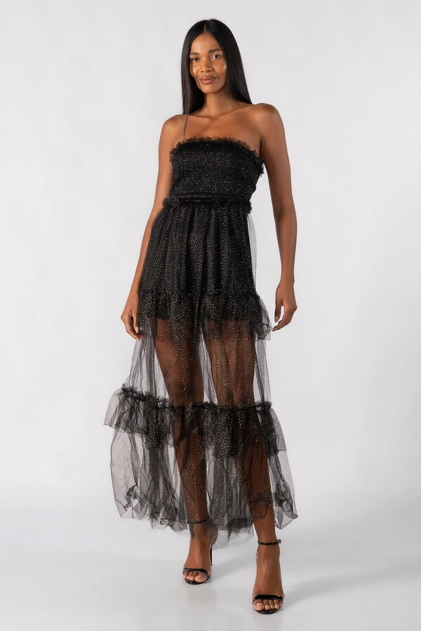 Vestido tomara que caia com tule